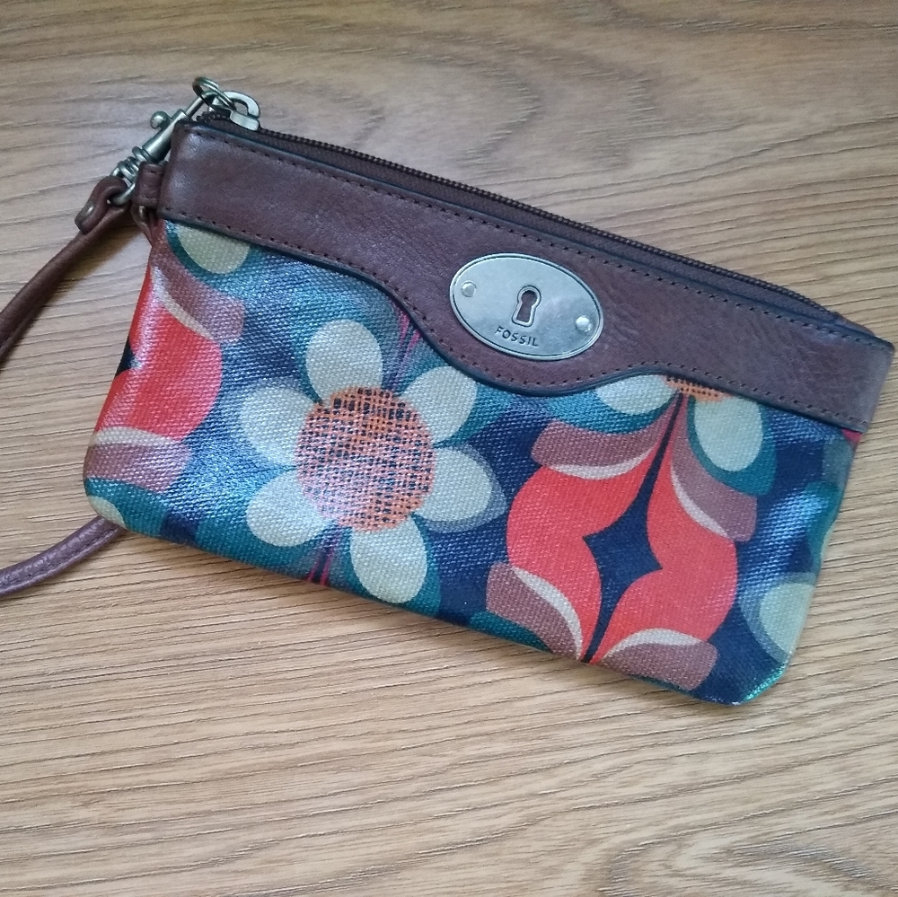 Fossil Key-Per Floral Wrist Wallet